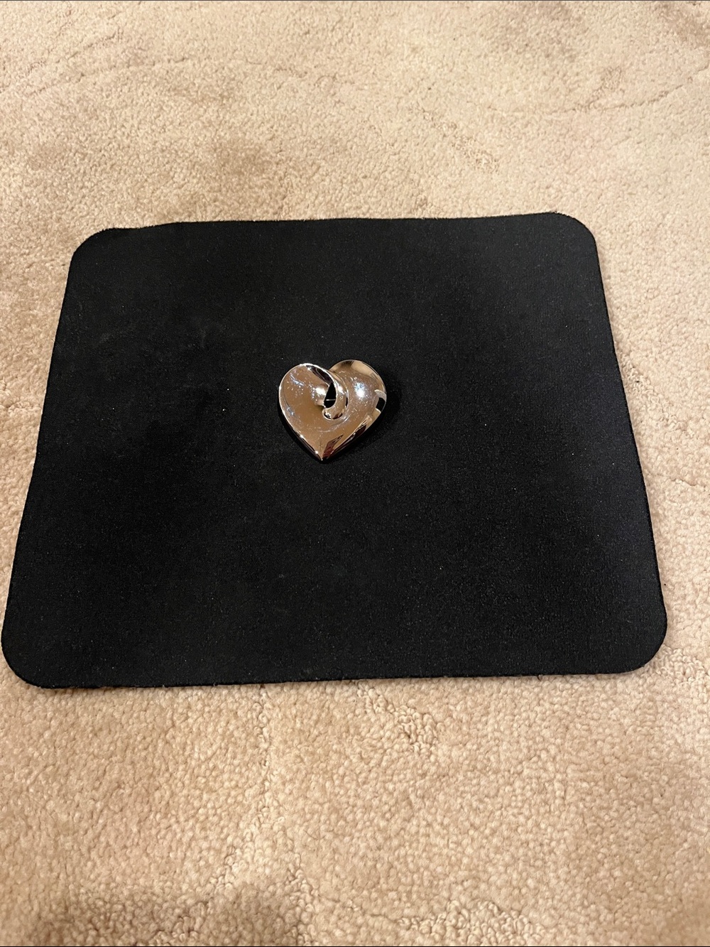 Silver Heart Pin Brooch - Shiny Silver Heart Accent